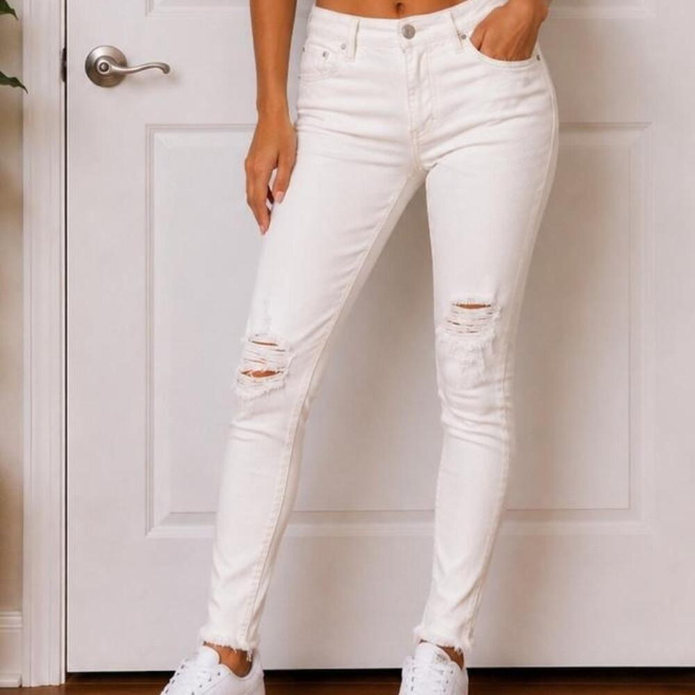 Womens white distressed skinny jeans